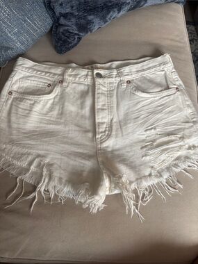 We The Free People Cream Distressed Denim Cutoff Shorts Button Fly 30 Waist